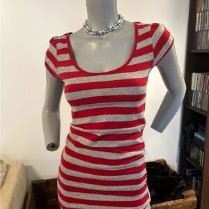 Ricki's Red and Gray Tee with Short Sleeves❤️XS